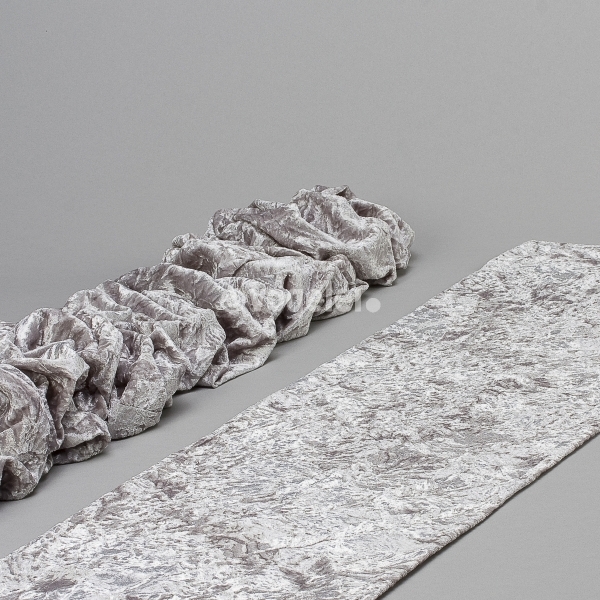 Tischdrapierung Crushed Samt, 300 x 26 cm, Silber